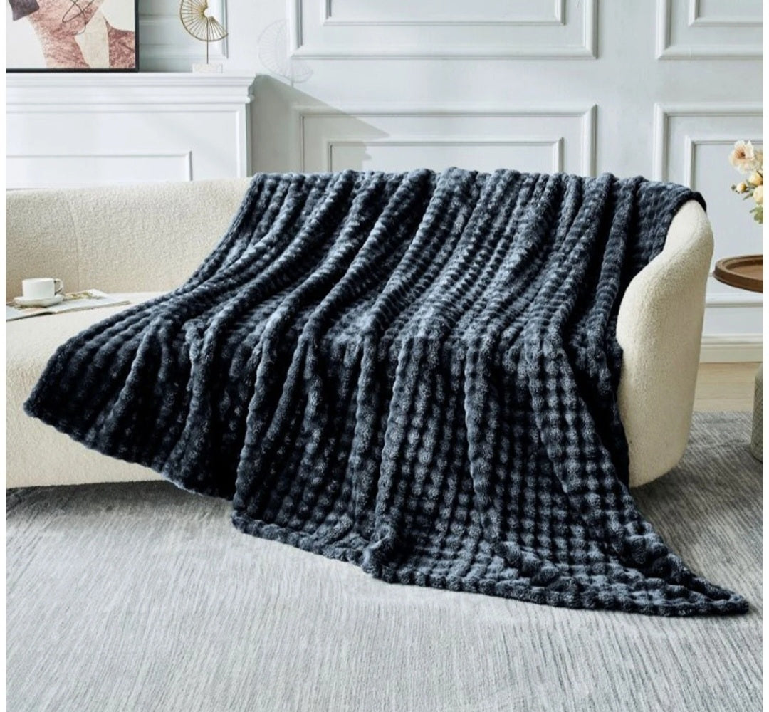 BUBBLE JACQUARD THROW