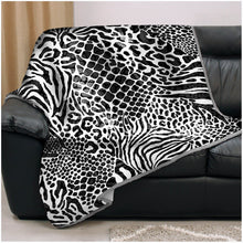 Load image into Gallery viewer, DOUBLE Faux Fur Throw