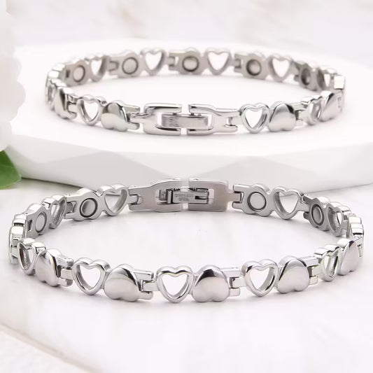 Silvery Heart-shaped Magnetic Bracelet
