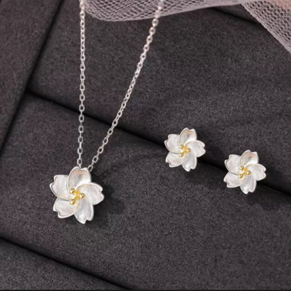 Sterling Silver Lovely Flower Necklace Stud Earrings