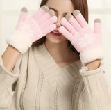 Woman’s Gloves