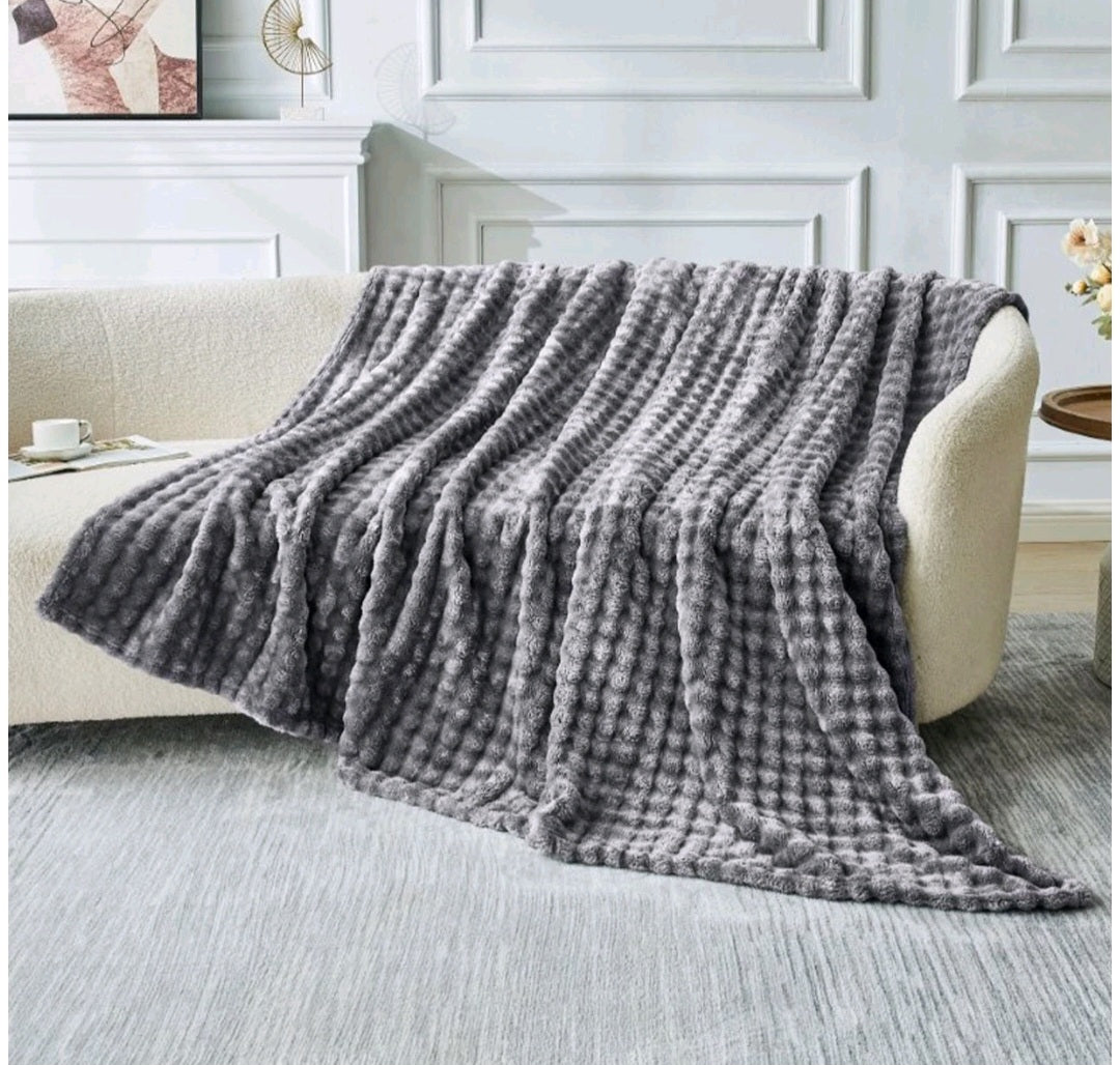 BUBBLE JACQUARD THROW
