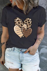 Black Leopard Striped Heart Graphic Plus Size T-shirt