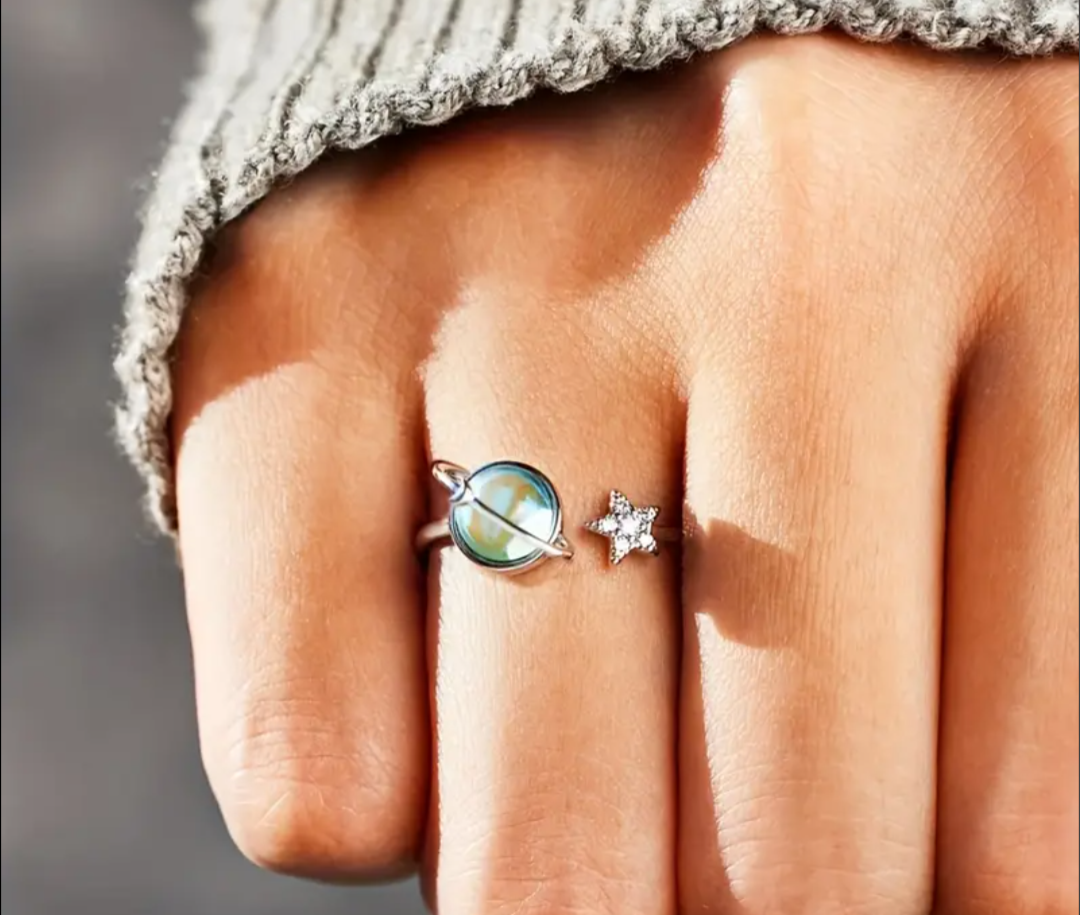 Ladies Earth Moon Star Fashion Ring