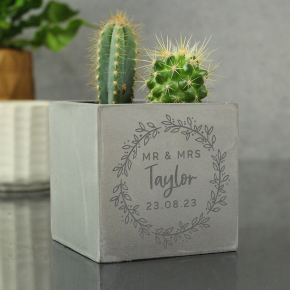 Personalised Wreath Concrete Pot